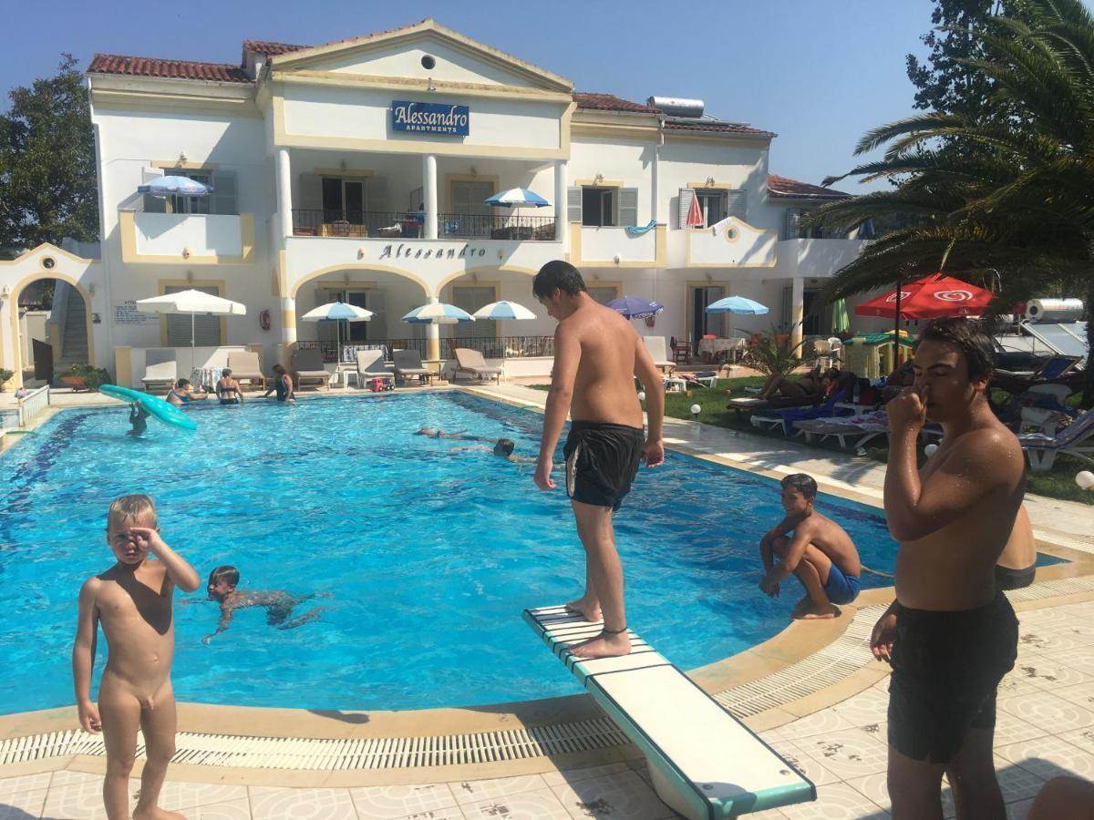 Alessandro Sidari  Bagian luar foto